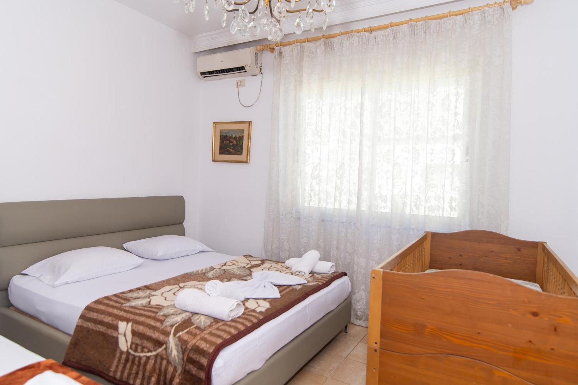 Vintage Blloku Apartment Tirana Exterior photo